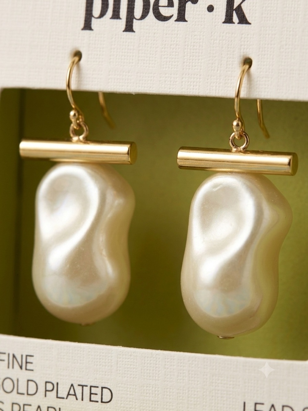 piper k 14KT Gold Plated Bar Glass Pearl Drop Earrings in Pearl White NIB - Picture 2 of 2